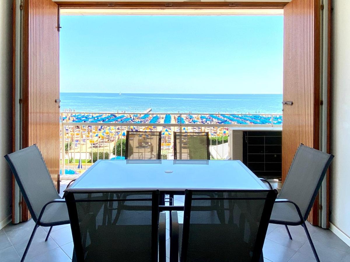 Fronte Mare Stupenda Terrazza Piramide Lido Carraro Immobiliare - Family Lido di Jesolo
