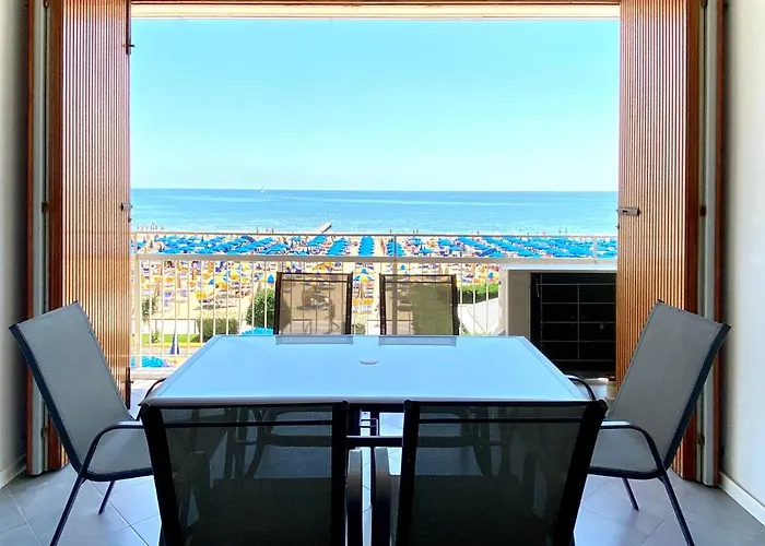 Fronte mare stupenda terrazza Piramide Jesolo Lido Carraro Immobiliare